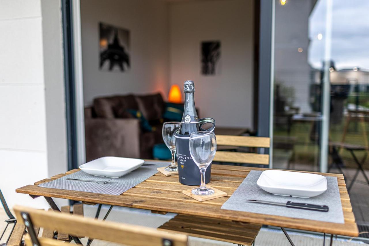 Ferrières-en-Brie King Size Bed - Free Private Parking - Garden & Terrace - 14Min From Disneyland מראה חיצוני תמונה